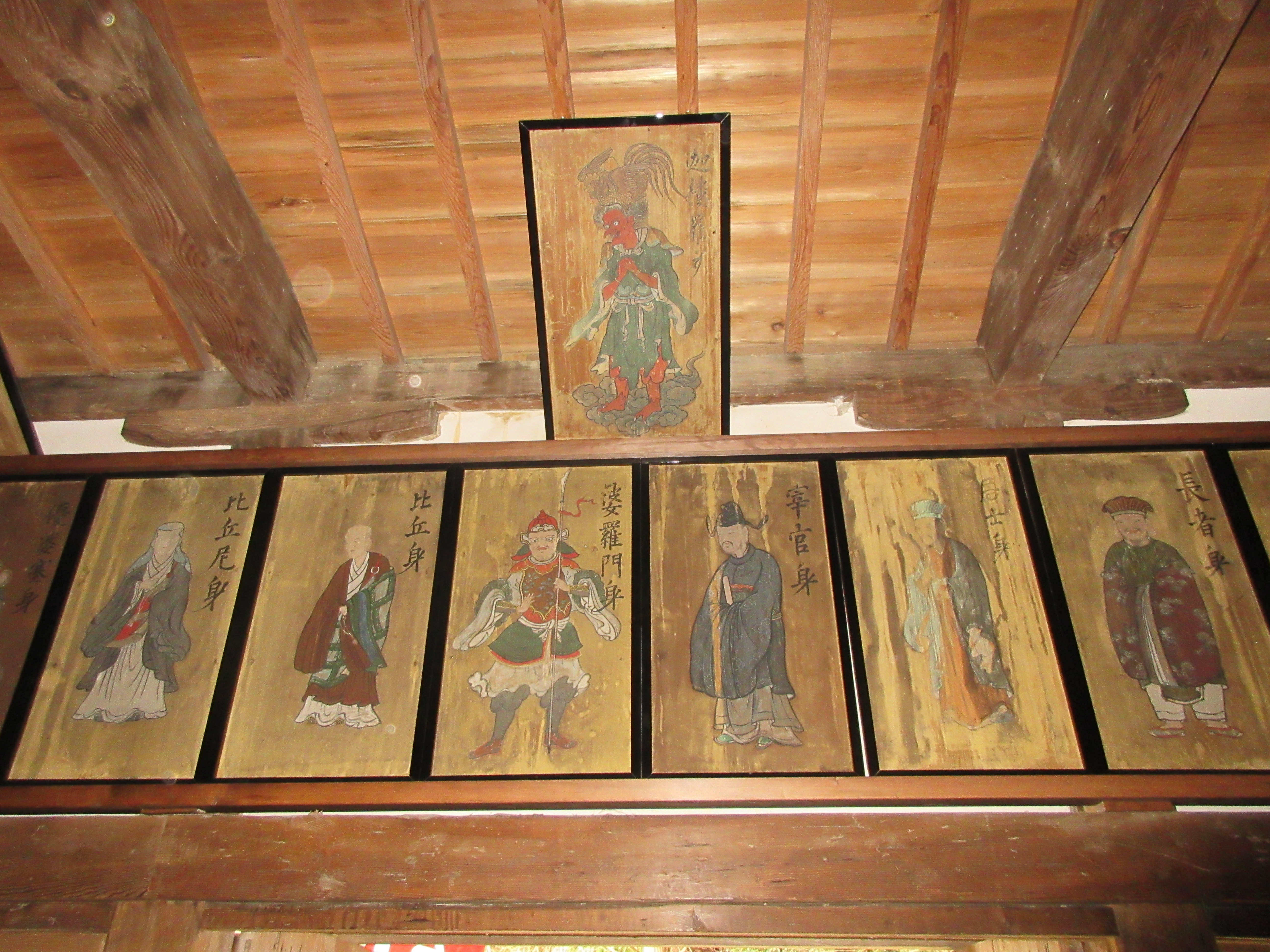 滋賀県　瓦屋禅寺様　檜絵仏画（三十三応現身像）剥落止め工事