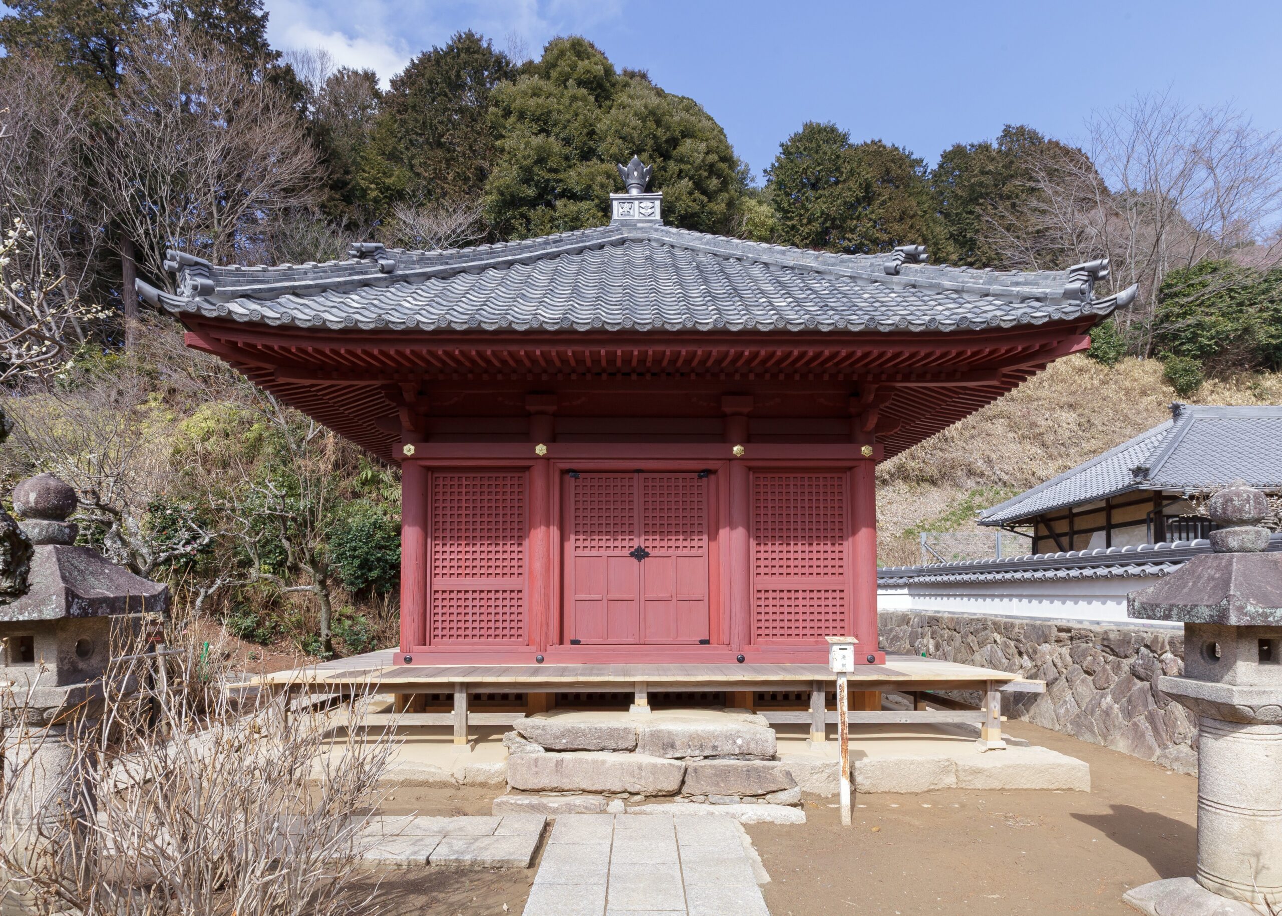 愛知県額田郡幸田町　島原藩主深溝松平家墓所肖影堂 解体、組立工事